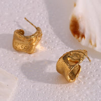 Ohrringe Geschmolzene Halbmonde Valeska Elegantes Skulpturales Design In Goldglanz Für Modernen Stil