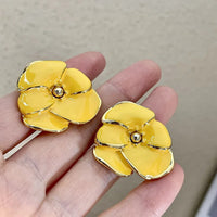 Sonnengeküsste Blüten Ohrringe Von Eva Strahlende Eleganz Für Die Feminine Ausstrahlung