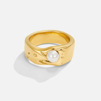 Damenring Mit Robustem Golddesign Von Vera Für Frauen, Eleganz Und Moderne In Einem Zeitlosen Schmuckstück