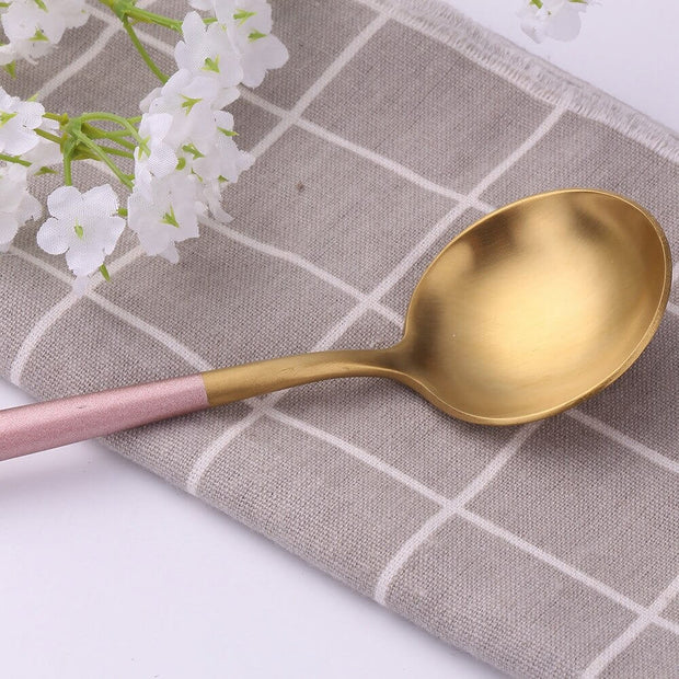 Modernes goldenes Besteckset – 24-teilig