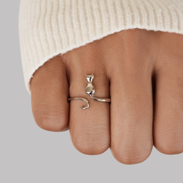 Silberring Für Damen Lucia Mit Zartem Katzenmotiv Moderner Hochwertiger Silberschmuck