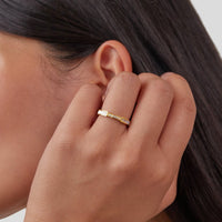 Ring Für Damen Mit Perle Und Kristalle Mit Goldfarbener Struktur Moderner Und Raffinierter Stil Yasmin
