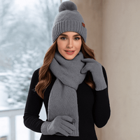 Weiche Strickmütze, Schal und Handschuhe für Frauen - Yalena
