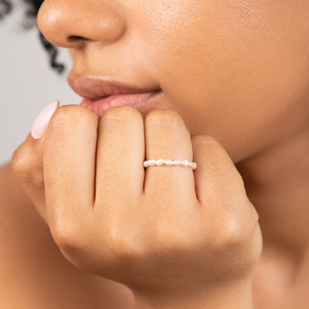 Ring Für Damen Mit Süßwasserperle Quiteria Goldbeschichtetes Design Und Elegante Zeitlose Ausstrahlung