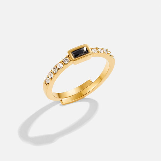 Damenring Rita Mit Kristallen Goldbeschichteter Ring Mit Zentralem Schwarzen Baguettekristall Und Seitlichen Kristallen