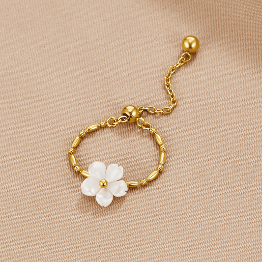 Damenring Mit Perle Amélia Edelstahl Goldbeschichtet Mit Blüten Ornament Und Perlmuttoptik