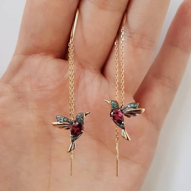 Damen Ohrstecker Kolibri In Emailliertem Gold Mit Kristallbesatz Katja Kollektion Elegante Schmuckstücke