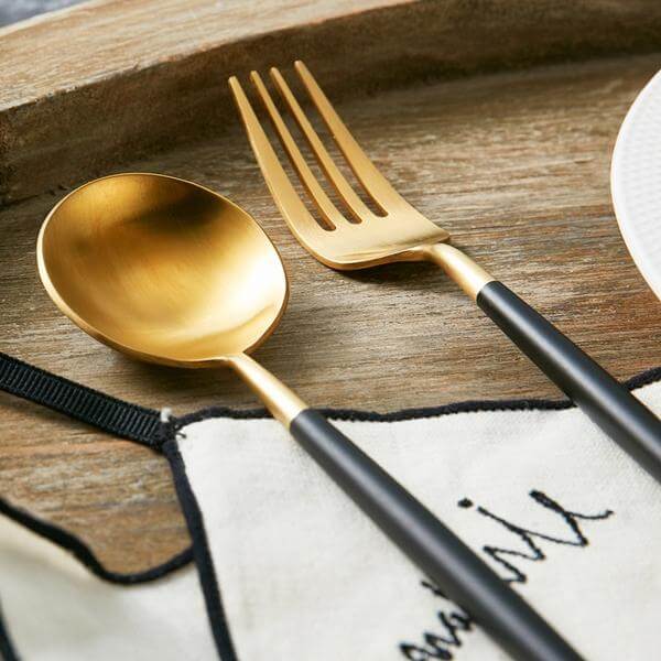 Modernes goldenes Besteckset – 24-teilig