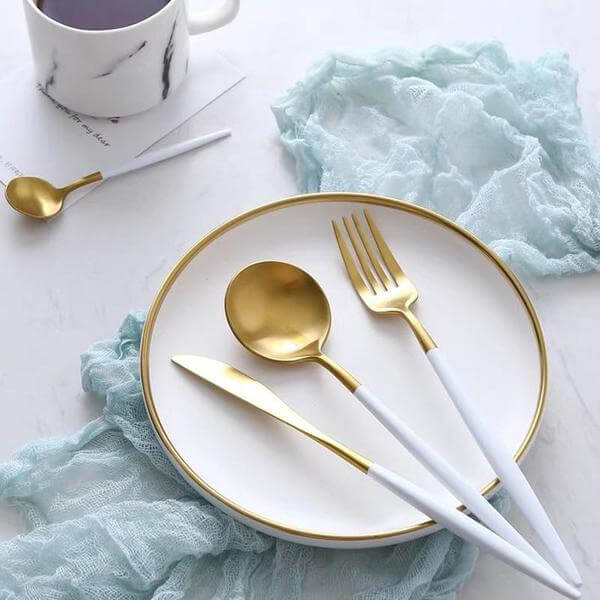 Modernes Besteckset Weiß-Gold – 24-teilig