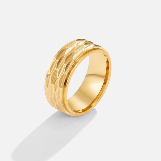 Damenring in Gold mit Robustem Design und Strukturierter Reliefoberfläche Patricia