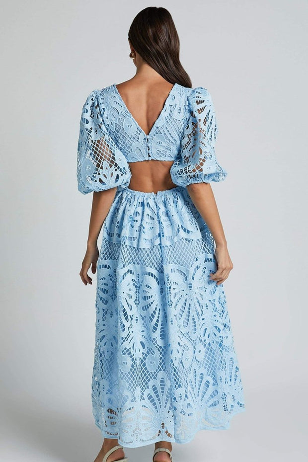 Sandra - Midikleid mit bestickter Spitze und Cut-Outs