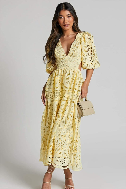 Sandra - Midikleid mit bestickter Spitze und Cut-Outs