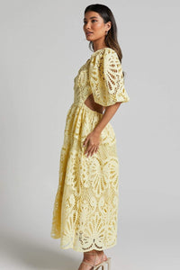 Sandra - Midikleid mit bestickter Spitze und Cut-Outs