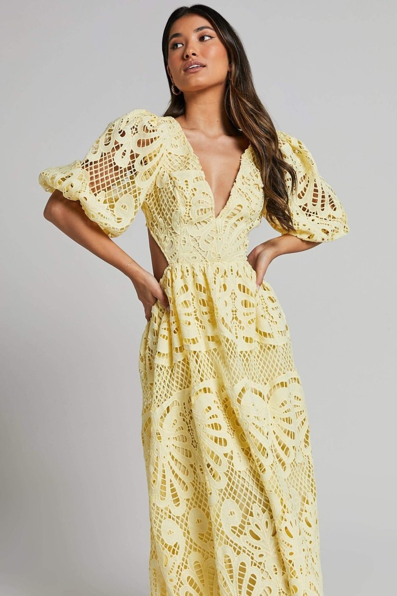Sandra - Midikleid mit bestickter Spitze und Cut-Outs
