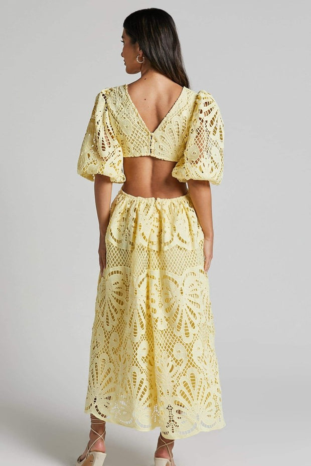 Sandra - Midikleid mit bestickter Spitze und Cut-Outs