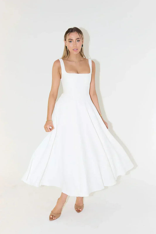 Melody - Neues mittellanges, schlichtes und tailliertes trägerloses Kleid
