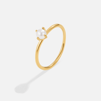 Damenring Mit Perle In Feiner Gold Struktur Elegant Minimalistisch Stil Ximena Schmuck