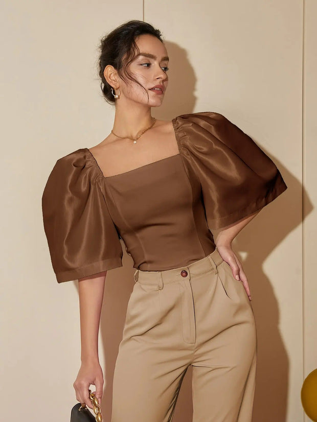 Johanna - Elegantes Top mit Laternenärmeln und quadratischem Kragen