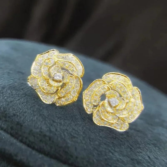 Ohrringe Rosy Sparkles Oceana Mit Goldenen Blütenblättern Und Glitzernden Mikrokristallen Für Elegante Lichtreflexe