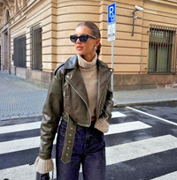 Klassische schwarze Lederjacke